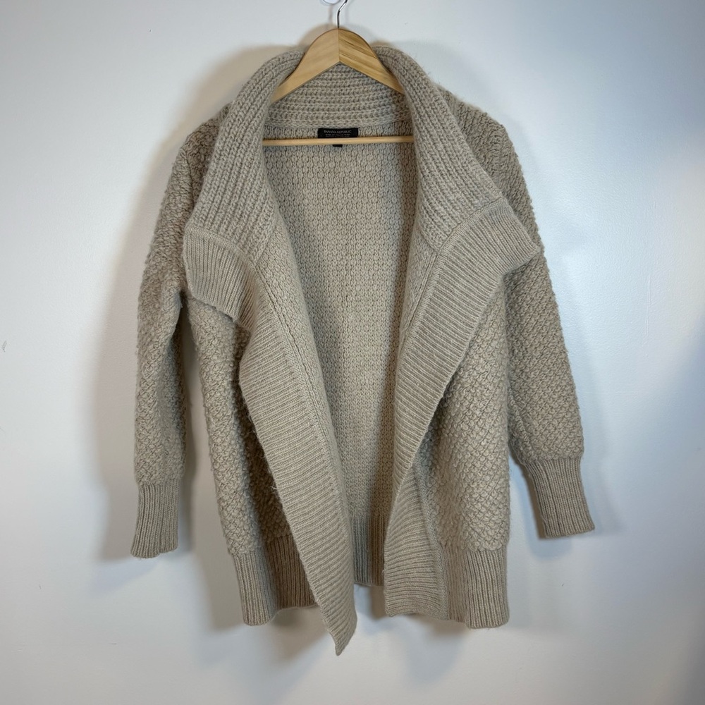 Banana Republic Women’s Cream Chunky Knit Alpaca Wool Cardigan, Size medium